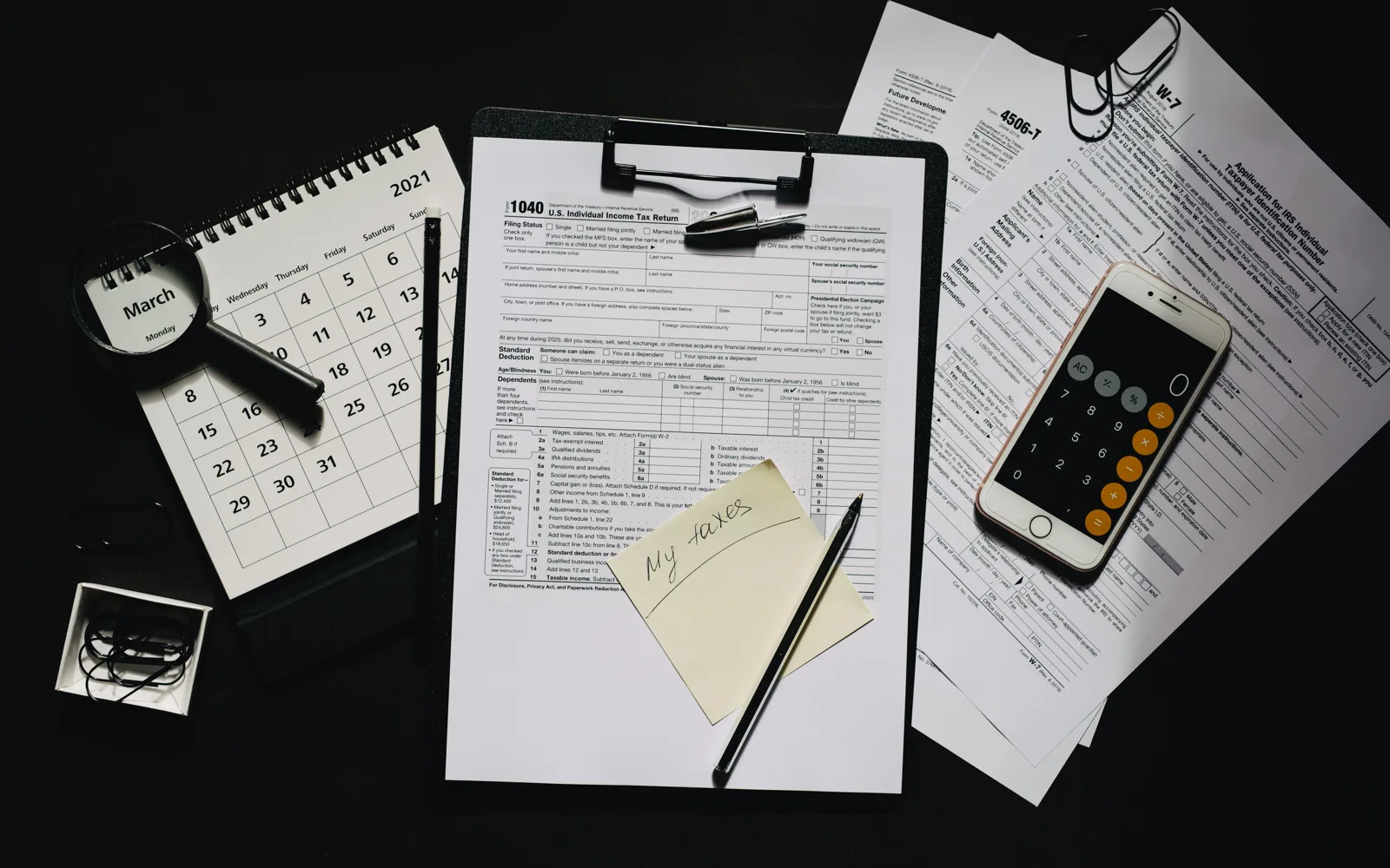 Contrat d’assurance-vie posé à plat